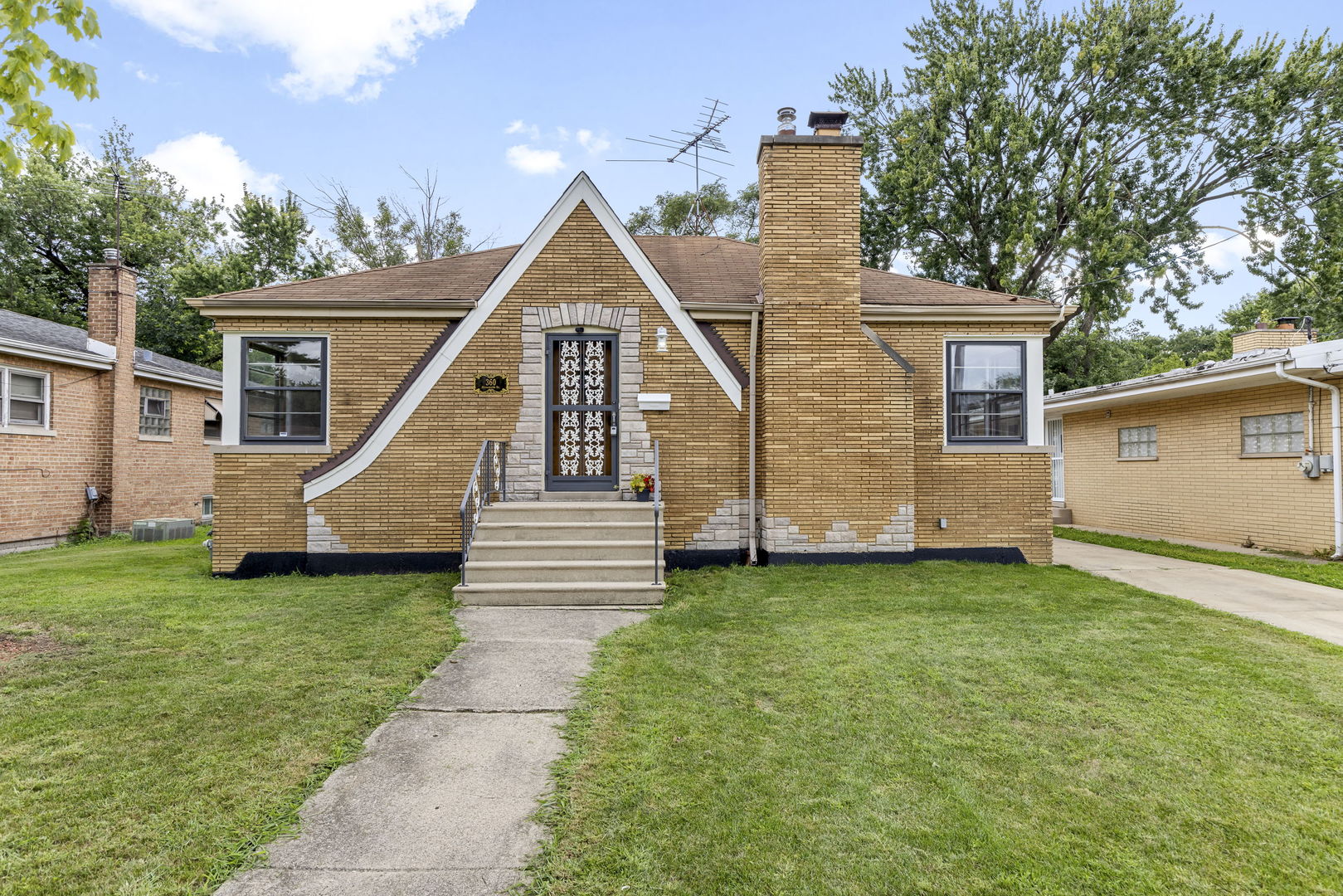 360 Streamside Drive