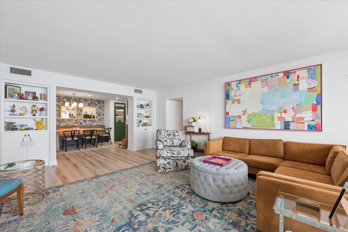 1212 N Lake Shore Drive 8BN