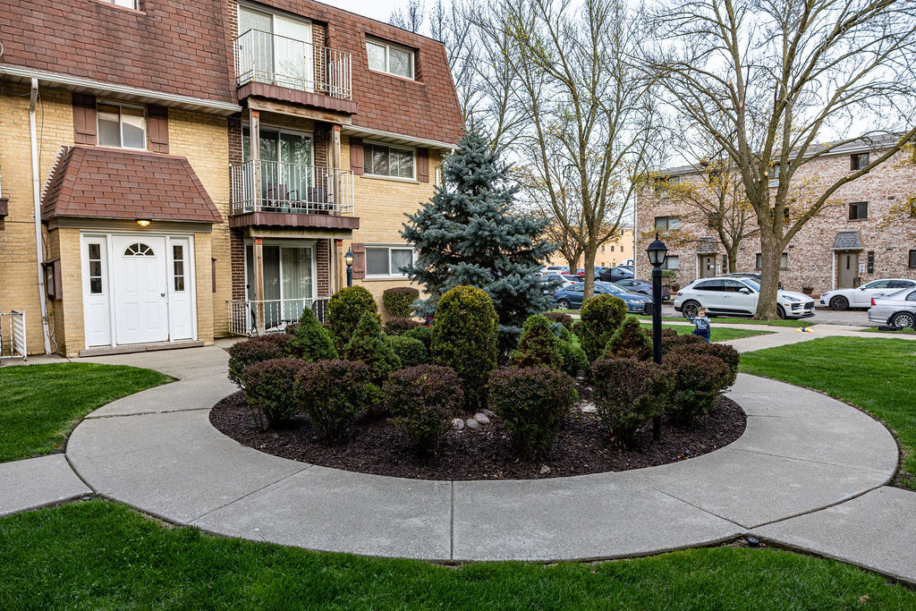 8538 W Catherine Avenue 4N