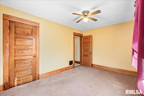 Tiny photo for 2211 WESTERN Avenue, Davenport, IA 52803 (MLS # QC4267449)