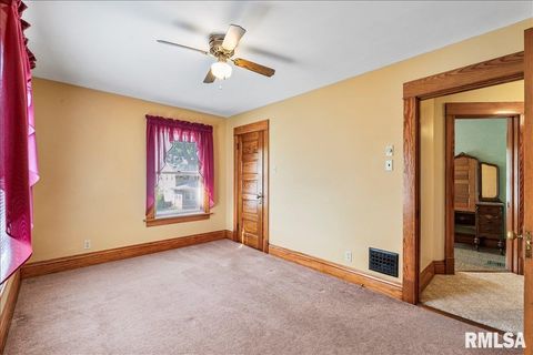 Tiny photo for 2211 WESTERN Avenue, Davenport, IA 52803 (MLS # QC4267449)