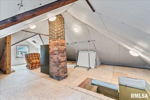 Tiny photo for 2211 WESTERN Avenue, Davenport, IA 52803 (MLS # QC4267449)