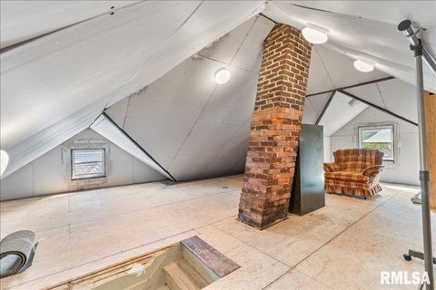 Tiny photo for 2211 WESTERN Avenue, Davenport, IA 52803 (MLS # QC4267449)