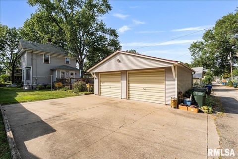 Tiny photo for 2211 WESTERN Avenue, Davenport, IA 52803 (MLS # QC4267449)