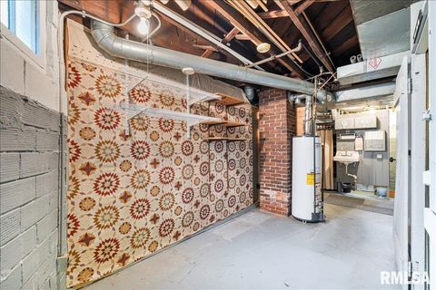 Tiny photo for 2211 WESTERN Avenue, Davenport, IA 52803 (MLS # QC4267449)