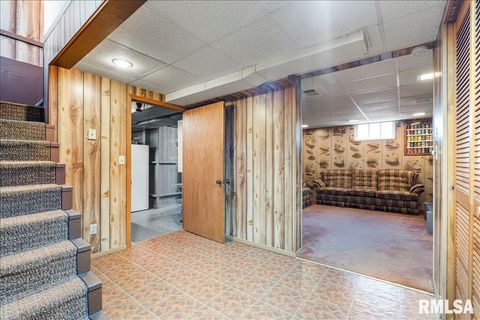 Tiny photo for 2211 WESTERN Avenue, Davenport, IA 52803 (MLS # QC4267449)