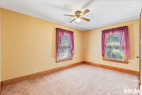 Tiny photo for 2211 WESTERN Avenue, Davenport, IA 52803 (MLS # QC4267449)