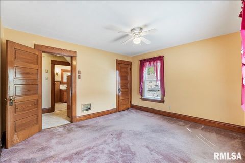 Tiny photo for 2211 WESTERN Avenue, Davenport, IA 52803 (MLS # QC4267449)