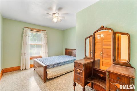 Tiny photo for 2211 WESTERN Avenue, Davenport, IA 52803 (MLS # QC4267449)