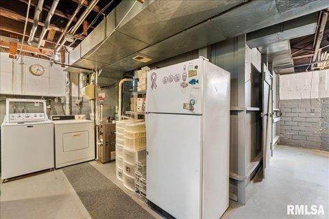 Tiny photo for 2211 WESTERN Avenue, Davenport, IA 52803 (MLS # QC4267449)