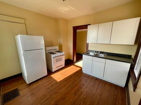 Tiny photo for 919 Leclaire St Street, Davenport, IA 52803 (MLS # 100000411)