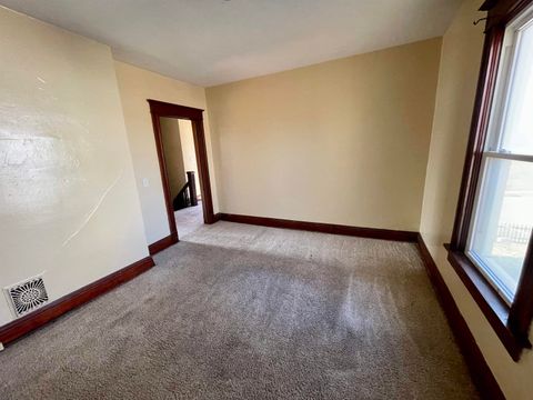 Tiny photo for 919 Leclaire St Street, Davenport, IA 52803 (MLS # 100000411)