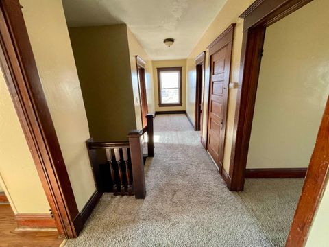 Tiny photo for 919 Leclaire St Street, Davenport, IA 52803 (MLS # 100000411)