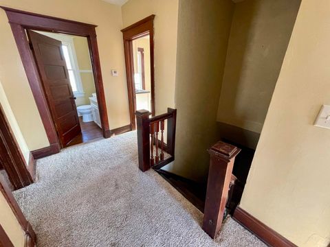 Tiny photo for 919 Leclaire St Street, Davenport, IA 52803 (MLS # 100000411)