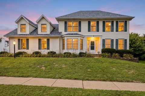 Photo of 4816 Norfolk Place, Bettendorf, IA 52722 (MLS # 12742379)