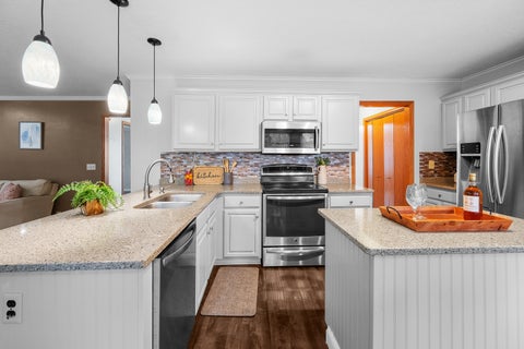 Tiny photo for 4816 Norfolk Place, Bettendorf, IA 52722 (MLS # 12742379)