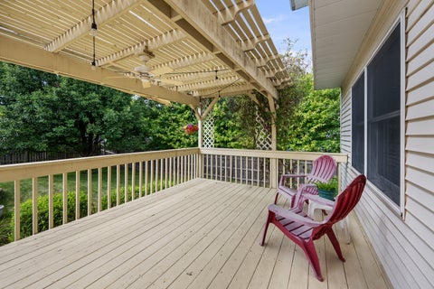 Tiny photo for 4816 Norfolk Place, Bettendorf, IA 52722 (MLS # 12742379)