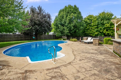 Tiny photo for 4816 Norfolk Place, Bettendorf, IA 52722 (MLS # 12742379)