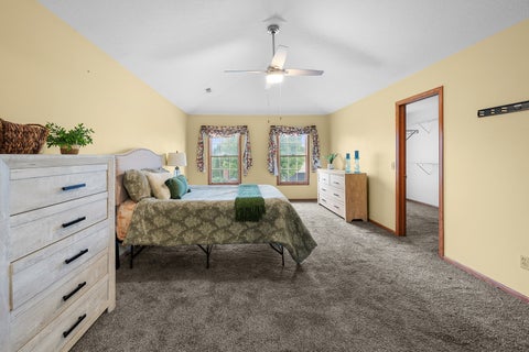 Tiny photo for 4816 Norfolk Place, Bettendorf, IA 52722 (MLS # 12742379)