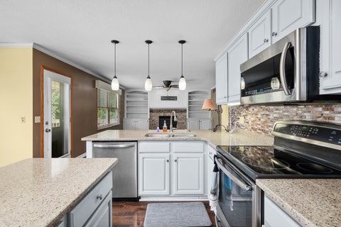 Tiny photo for 4816 Norfolk Place, Bettendorf, IA 52722 (MLS # 12742379)