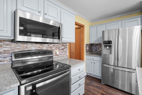 Tiny photo for 4816 Norfolk Place, Bettendorf, IA 52722 (MLS # 12742379)