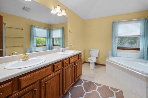 Tiny photo for 4816 Norfolk Place, Bettendorf, IA 52722 (MLS # 12742379)