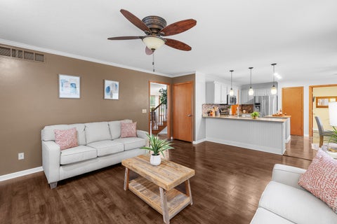 Tiny photo for 4816 Norfolk Place, Bettendorf, IA 52722 (MLS # 12742379)