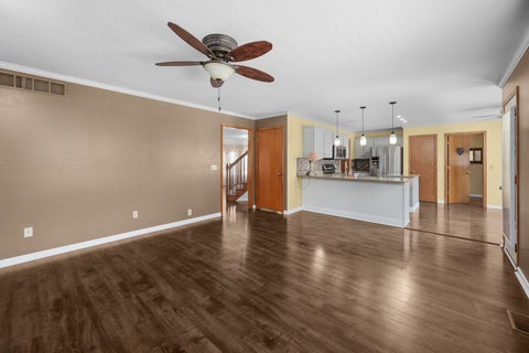 Tiny photo for 4816 Norfolk Place, Bettendorf, IA 52722 (MLS # 12742379)