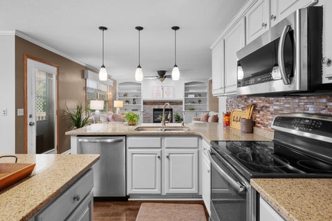 Tiny photo for 4816 Norfolk Place, Bettendorf, IA 52722 (MLS # 12742379)