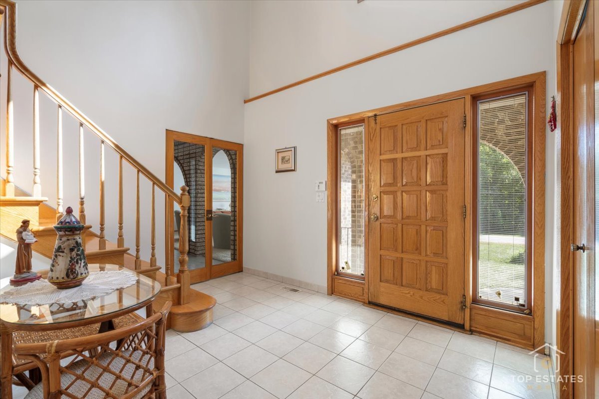 17W508 Hawthorne Avenue