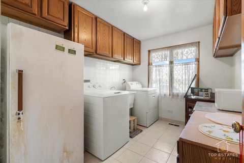 Tiny photo for 17W508 Hawthorne Avenue, Wood Dale, IL 60191 (MLS # 12448437)