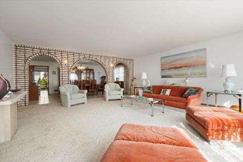 Tiny photo for 17W508 Hawthorne Avenue, Wood Dale, IL 60191 (MLS # 12448437)