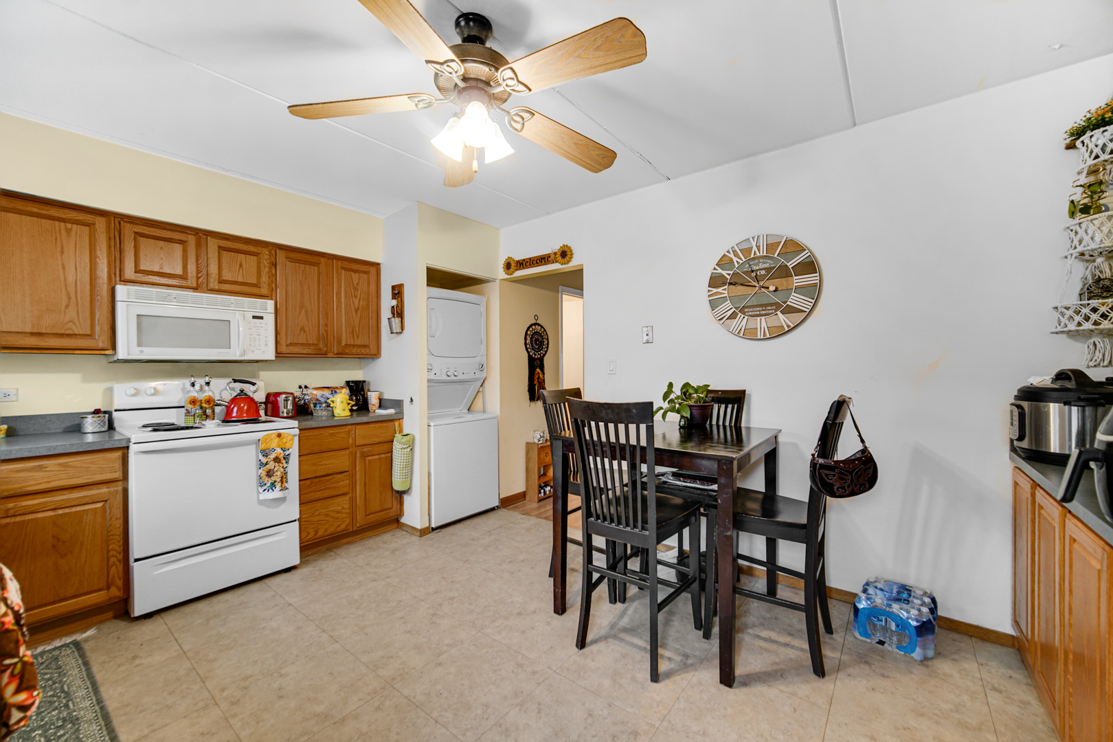 961 N Rohlwing Road 201B