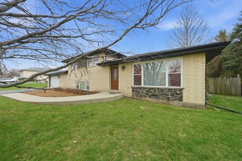 Tiny photo for 20W309 S Frontage Road, Lemont, IL 60439 (MLS # 12604603)