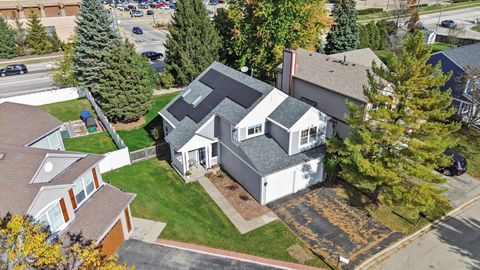 Tiny photo for 606 E London Court, Round Lake Beach, IL 60073 (MLS # 12508202)