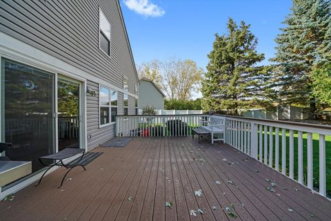 Tiny photo for 606 E London Court, Round Lake Beach, IL 60073 (MLS # 12508202)