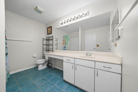 Tiny photo for 606 E London Court, Round Lake Beach, IL 60073 (MLS # 12508202)