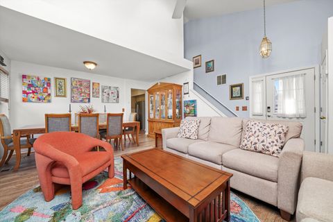 Tiny photo for 606 E London Court, Round Lake Beach, IL 60073 (MLS # 12508202)