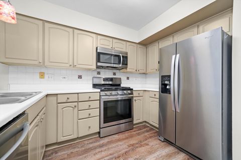 Tiny photo for 606 E London Court, Round Lake Beach, IL 60073 (MLS # 12508202)