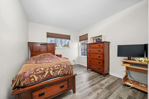 Tiny photo for 606 E London Court, Round Lake Beach, IL 60073 (MLS # 12508202)