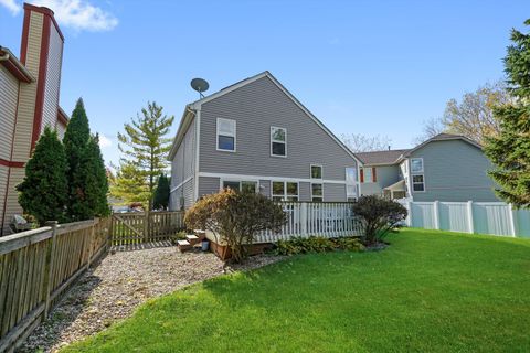 Tiny photo for 606 E London Court, Round Lake Beach, IL 60073 (MLS # 12508202)