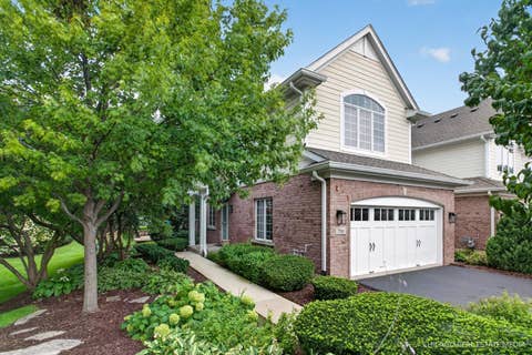 Photo of 790 Parkview Court, Glen Ellyn, IL 60137 (MLS # 12738297)
