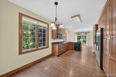Tiny photo for 790 Parkview Court, Glen Ellyn, IL 60137 (MLS # 12738297)