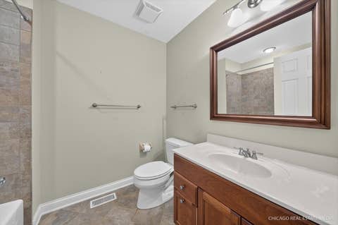 Tiny photo for 790 Parkview Court, Glen Ellyn, IL 60137 (MLS # 12738297)