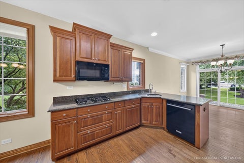 Tiny photo for 790 Parkview Court, Glen Ellyn, IL 60137 (MLS # 12738297)