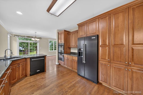 Tiny photo for 790 Parkview Court, Glen Ellyn, IL 60137 (MLS # 12738297)