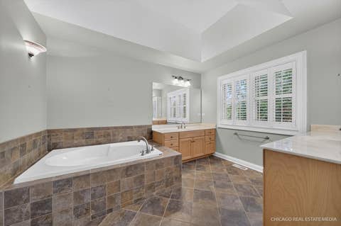 Tiny photo for 790 Parkview Court, Glen Ellyn, IL 60137 (MLS # 12738297)