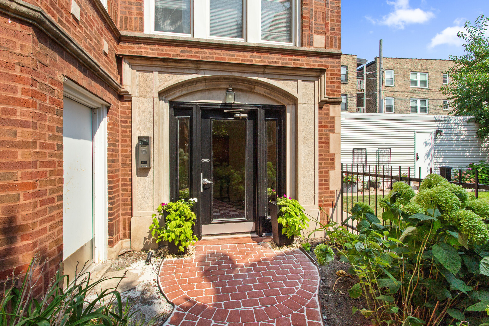 4445 N Paulina Street E3