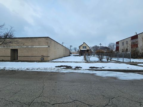 11854 S Lafayette Avenue Chicago IL 60628