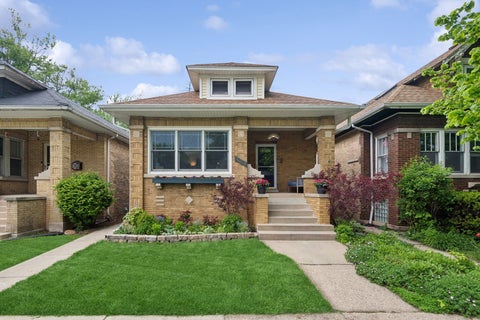 Photo of 5004 N Tripp Avenue, Chicago, IL 60630 (MLS # 12644956)